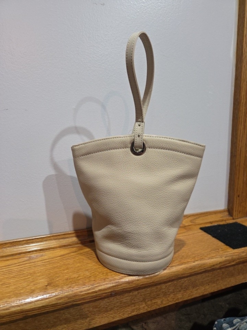 Wilsons Nude Pebble Bucket Purse New With Tag